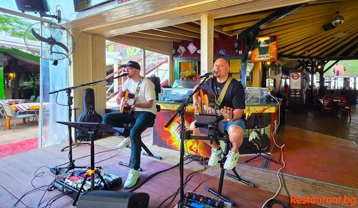 LIVE Music