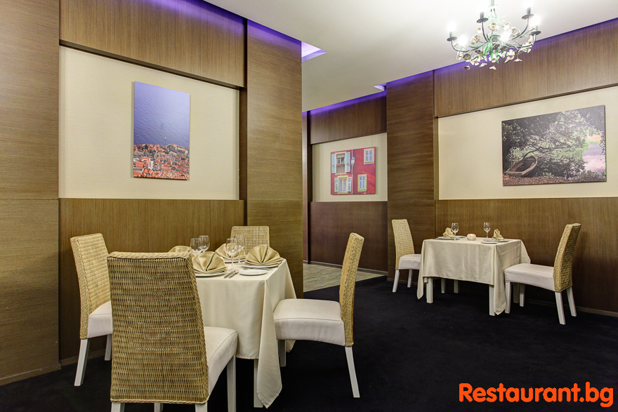 Restaurant A-La-Carte