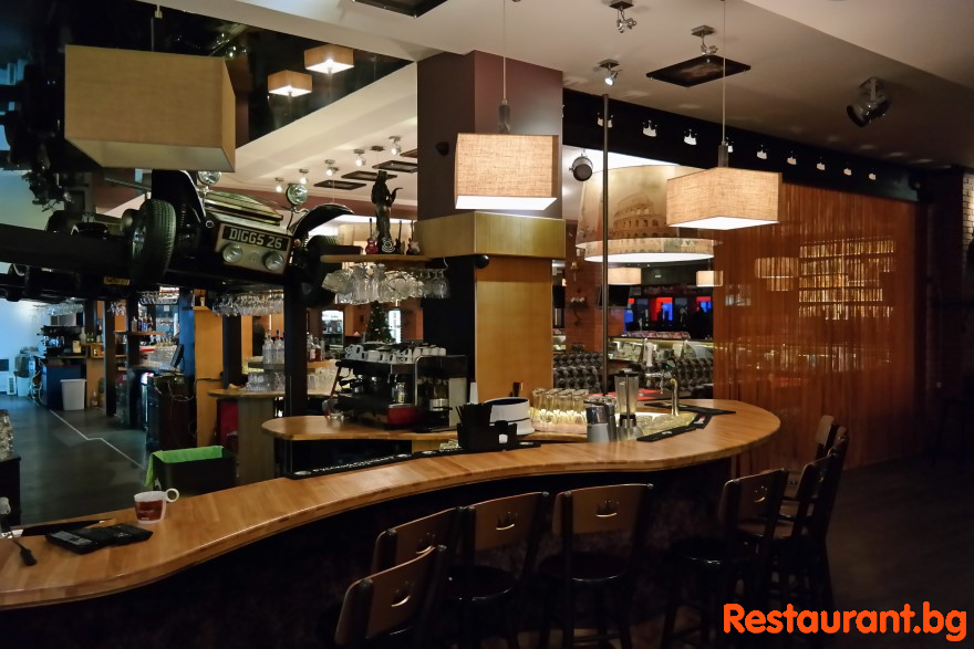 The Motor Bar at QUEENS PUB