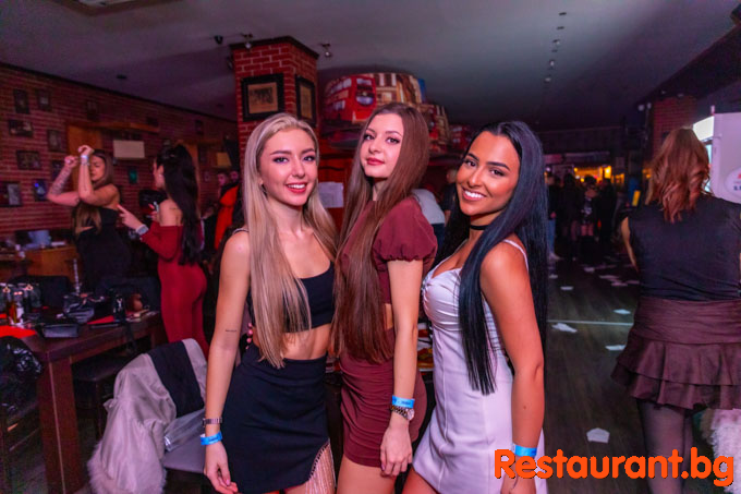 Students party with DJORDAN 2025