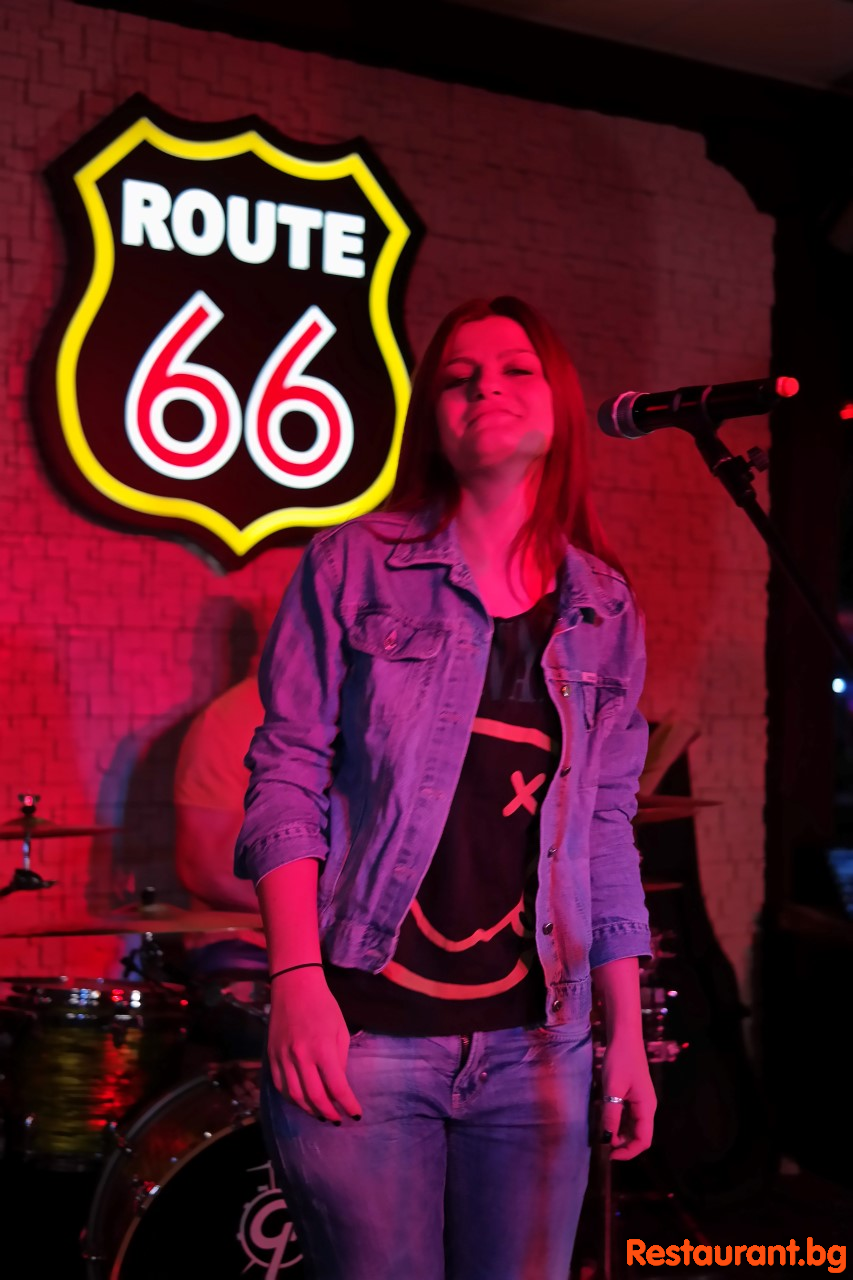Live Music & DJ