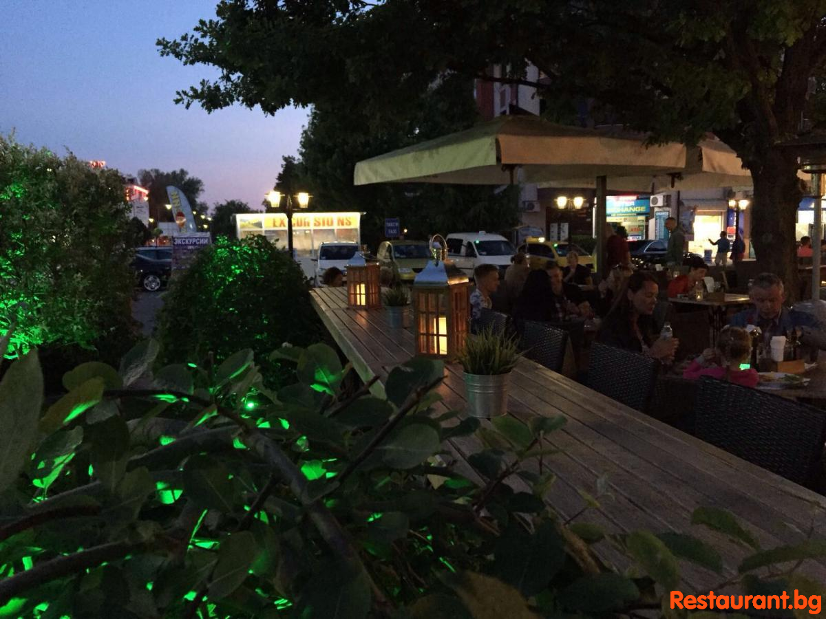 Bar &amp; Grill ZERO Sunny Beach 