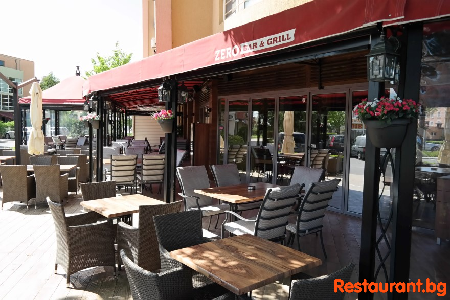 Bar &amp; Grill ZERO Sunny Beach