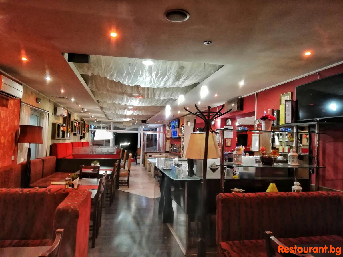 Interior KAYM