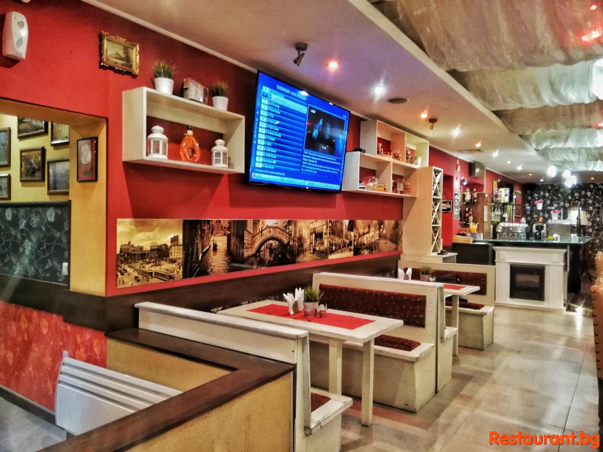 Interior KAYM