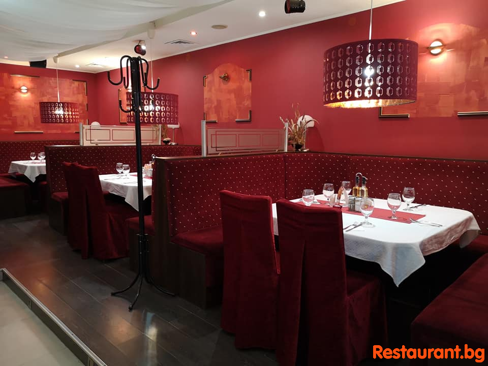 Interior KAYM