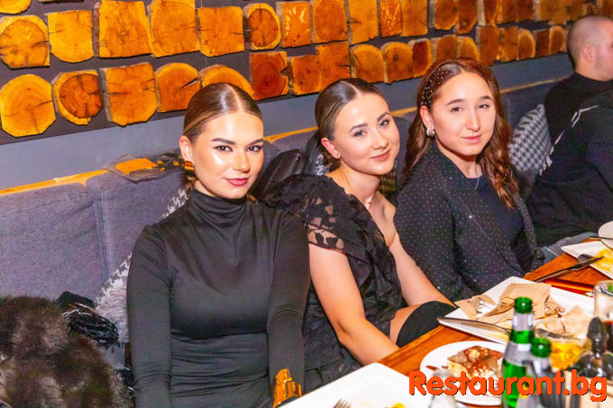 Students Party with DESISLAVA 2025