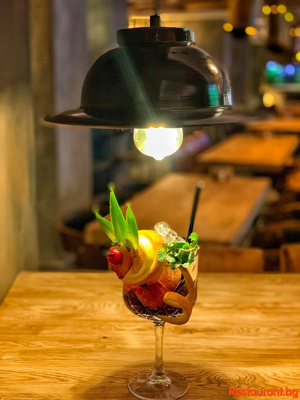 Bar &amp; Dinner BIZARRE София