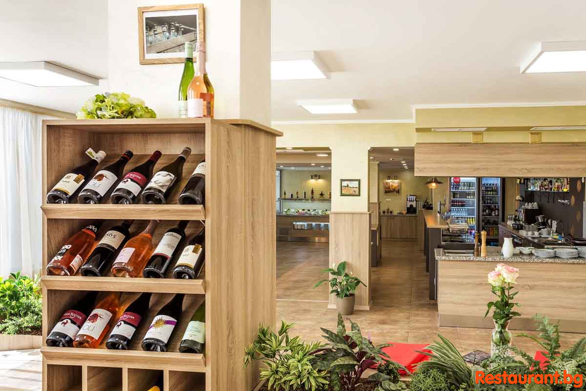 Sky Bar &amp; Restaurant GRAMI