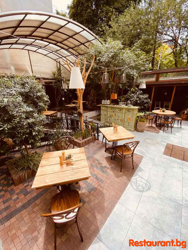 Restaurant Garden PERON 16