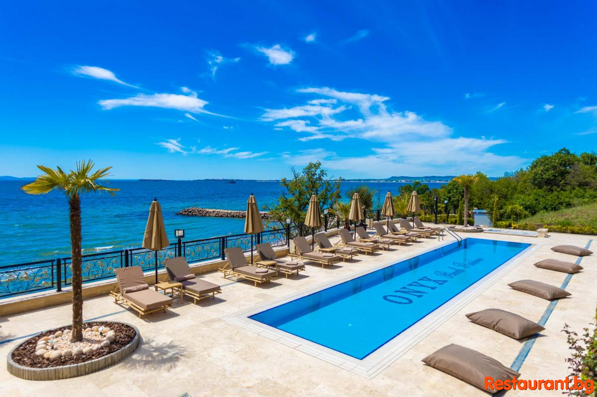 ONYX Pools