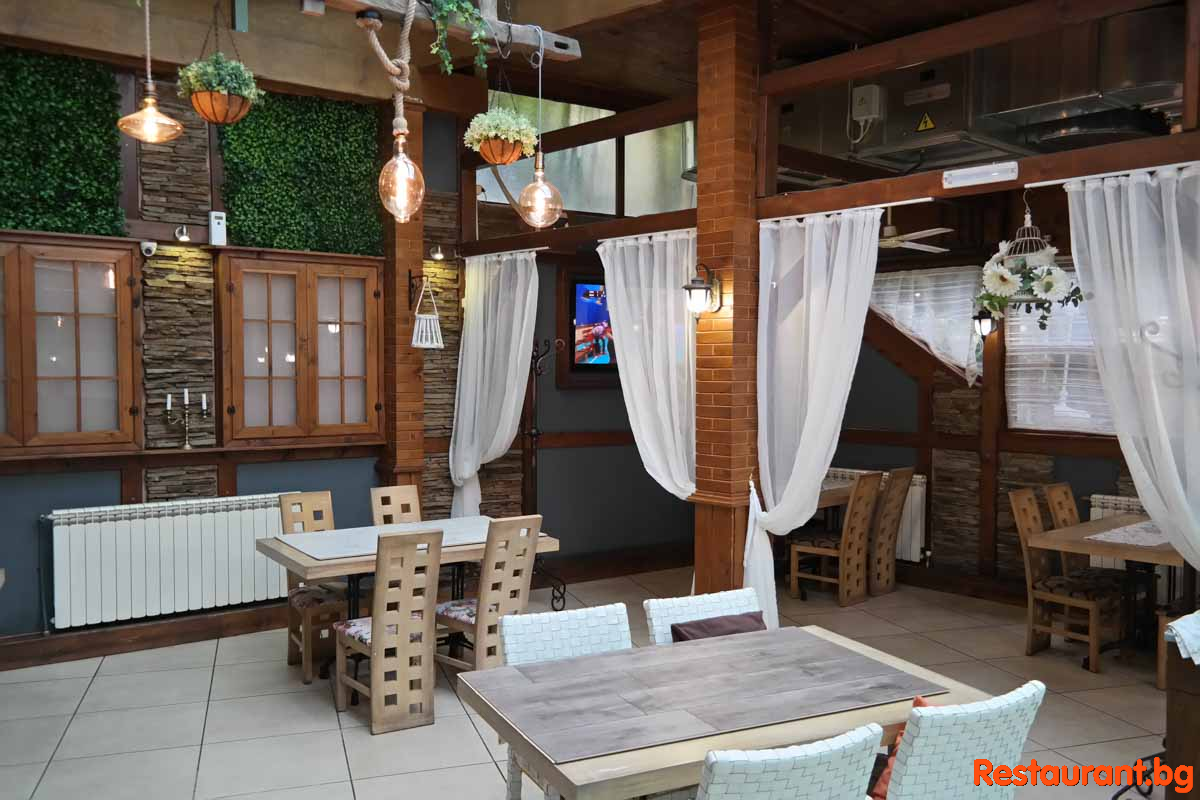 Bar Food AVENUE Burgas Restaurant