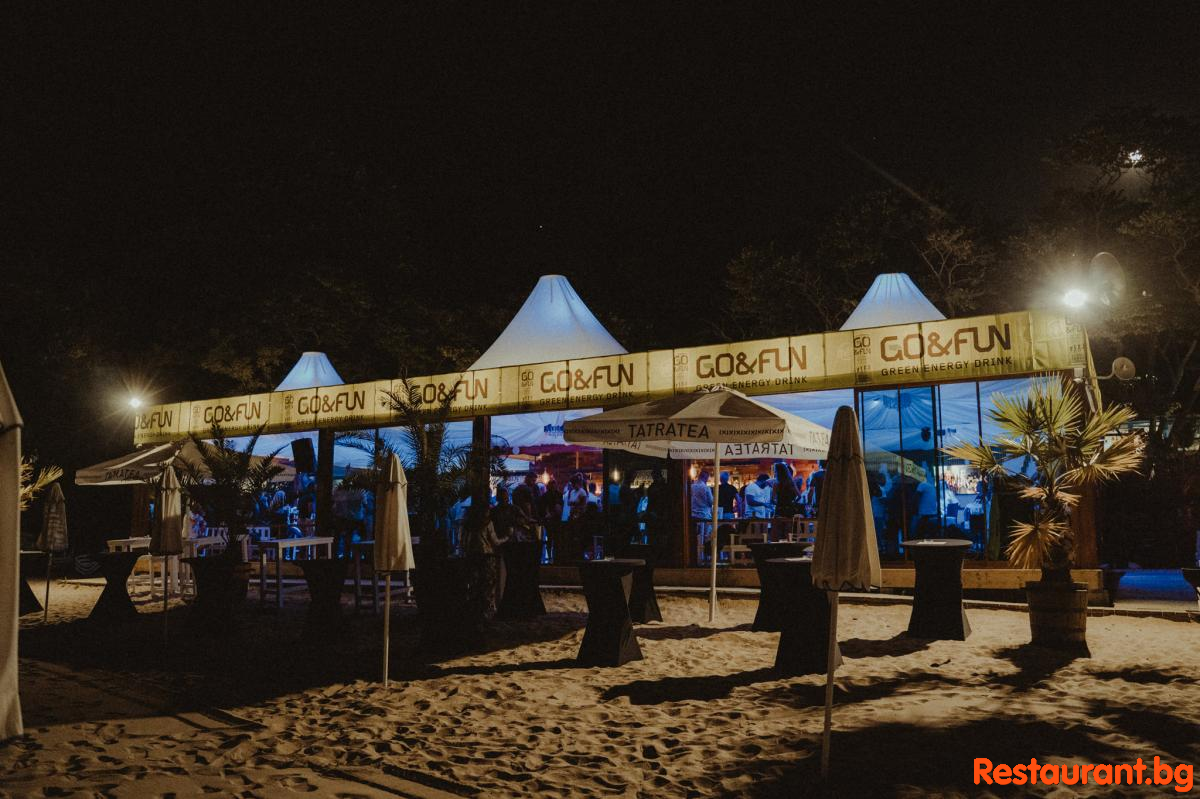 Next to Beach Bar DEL MAR 