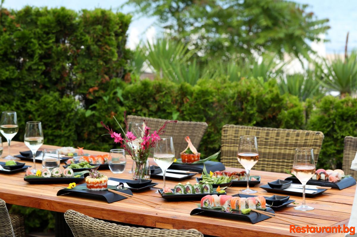 THAI BAR Oasis Beach