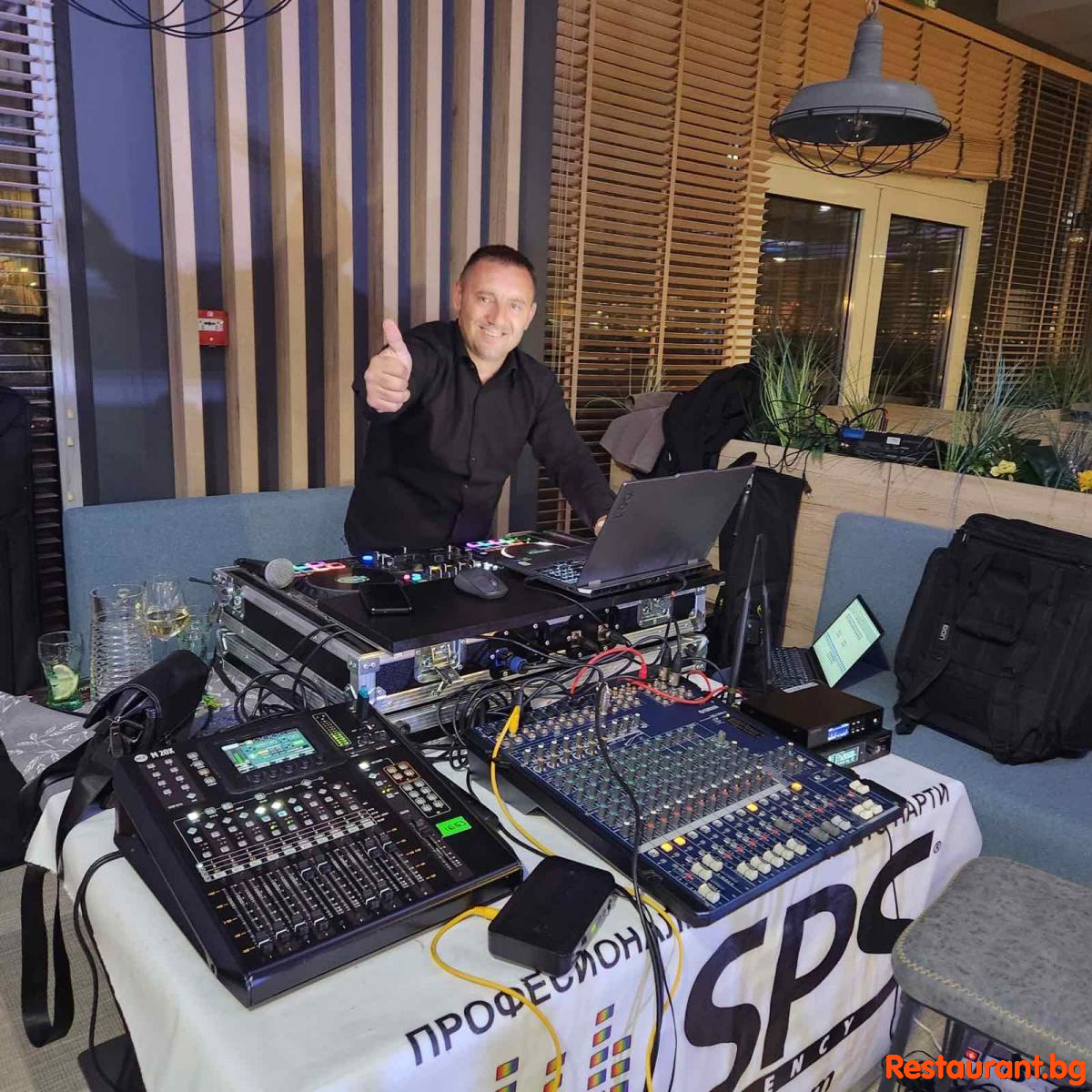 Greek Party with ARIS ZARIMIS