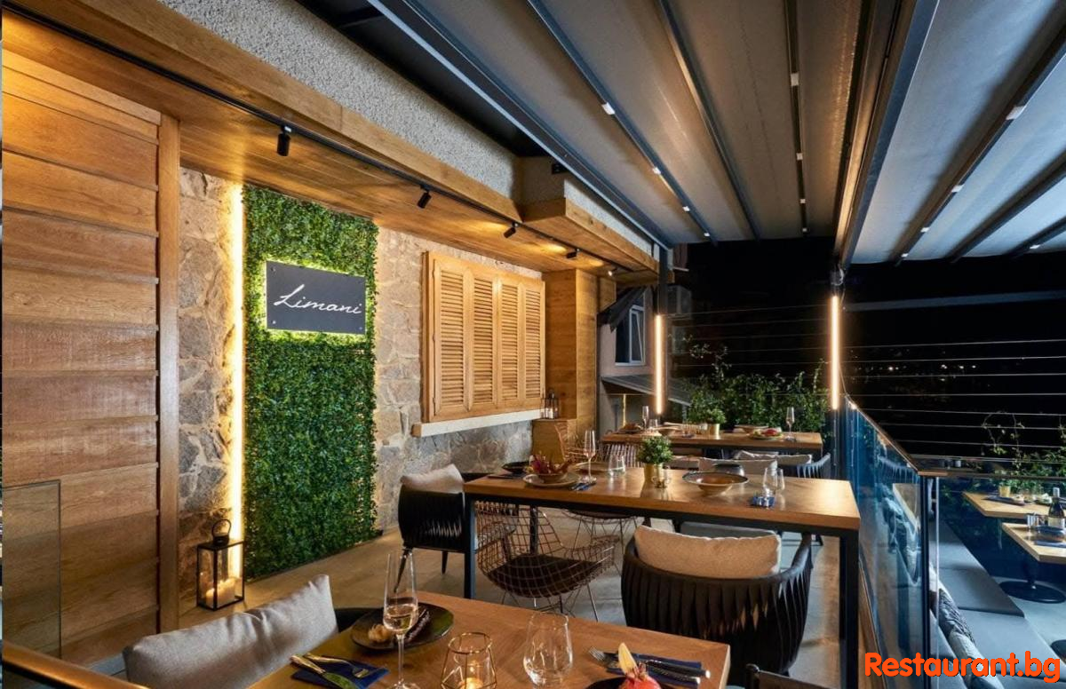 Restaurant LIMANI by Night